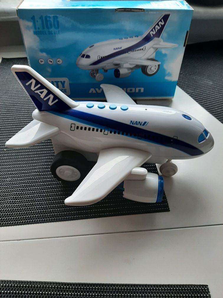 Samolot z napędem city service model Aviation Series 3+