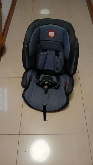 Fotelik samochodowy lionelo