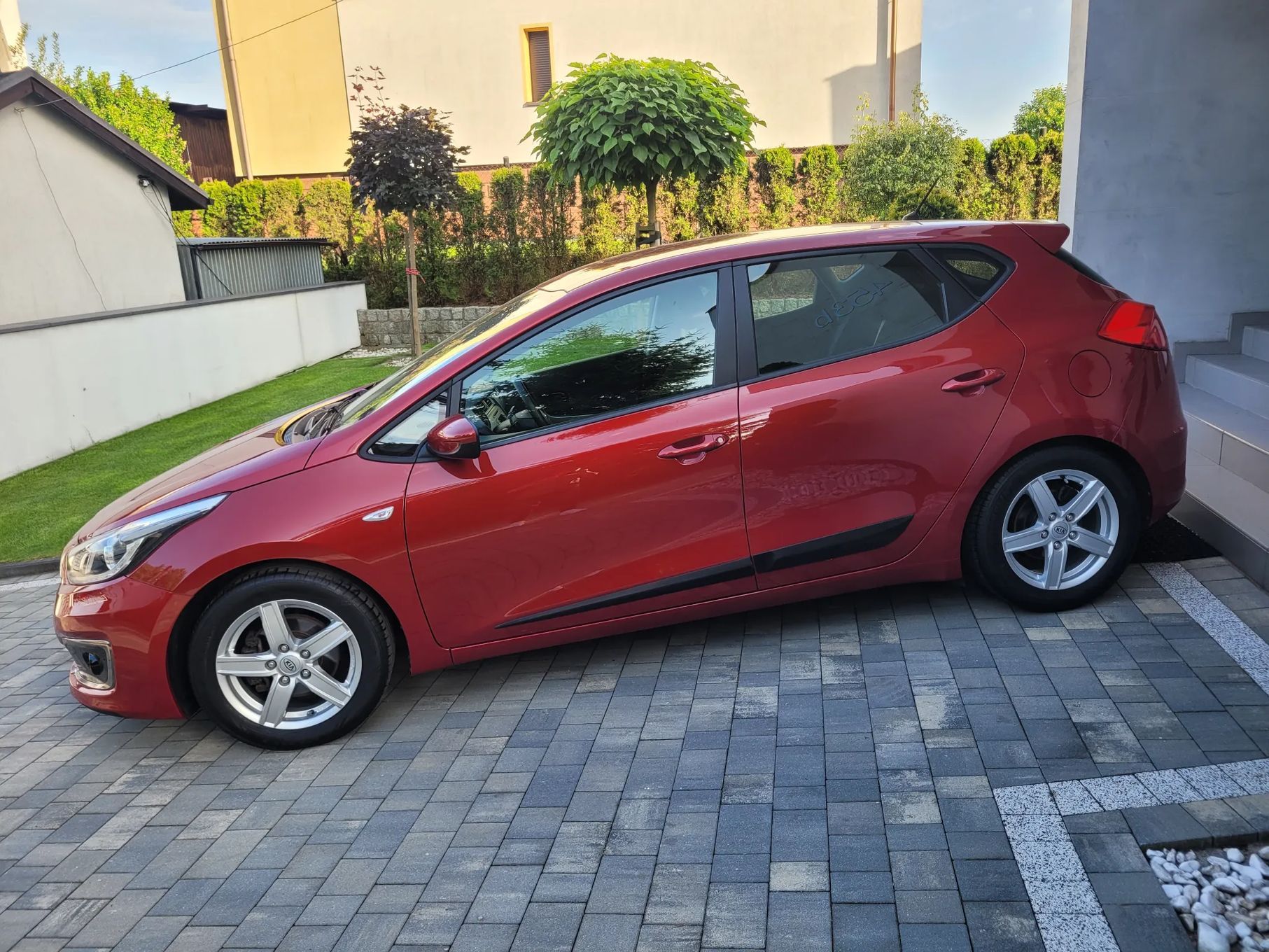 Kia Ceed 1,6 GDI 135KM / Stan BDB / LED / Klima
