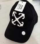 Czapka off-white
