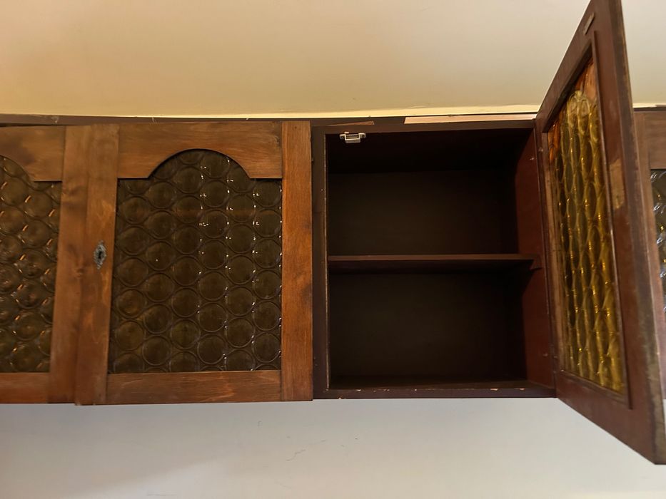 Szafki wiszące z witryną