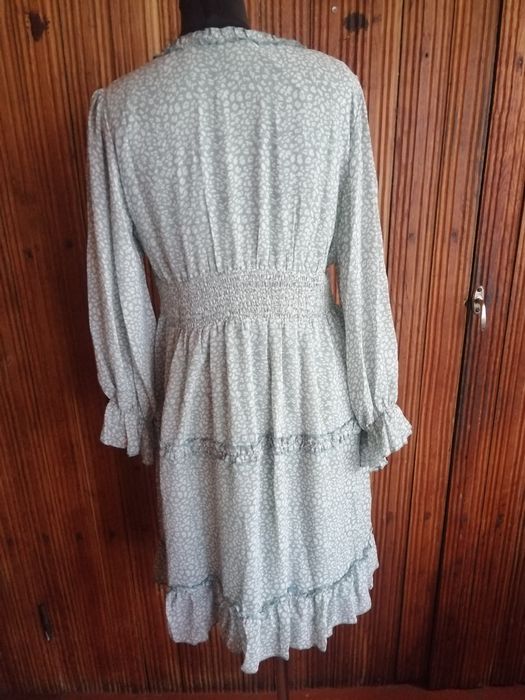 Легке жіноче плаття