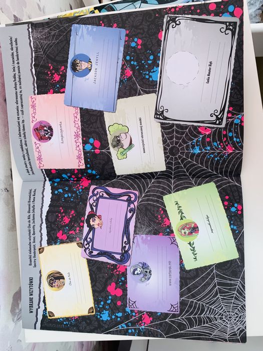 Gazetka z naklejkami Monster High