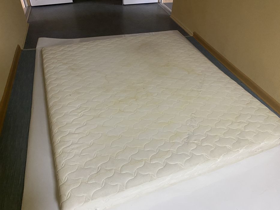 Ліжко двоспальне шкіряне