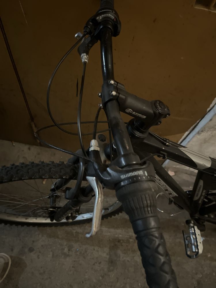Bicicleta com amortecedor central e frontal TEAM