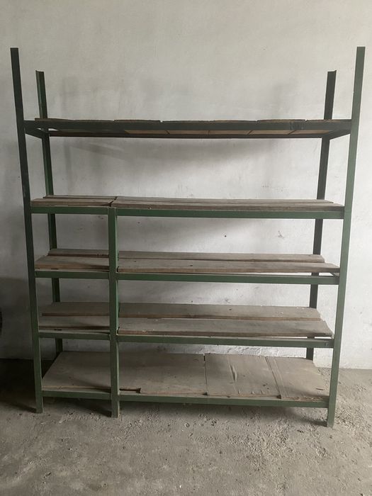 Vendo bancadas e estante