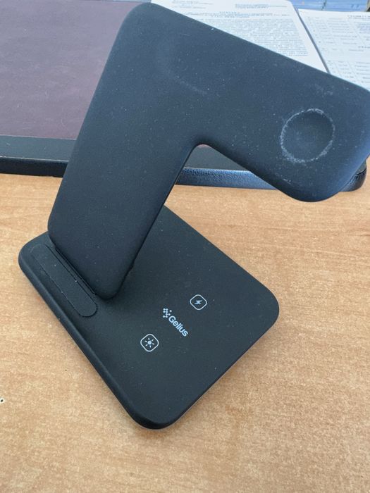 Продам зарядку 3 в 1 для Айфона