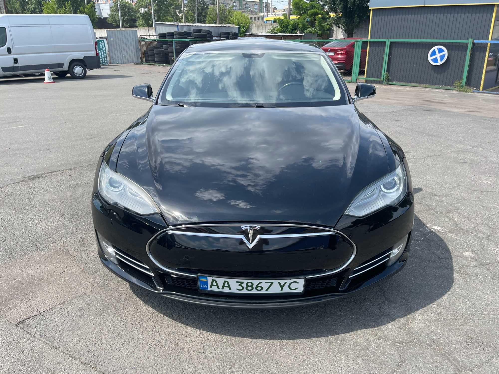 Продам Tesla S 2014 рік