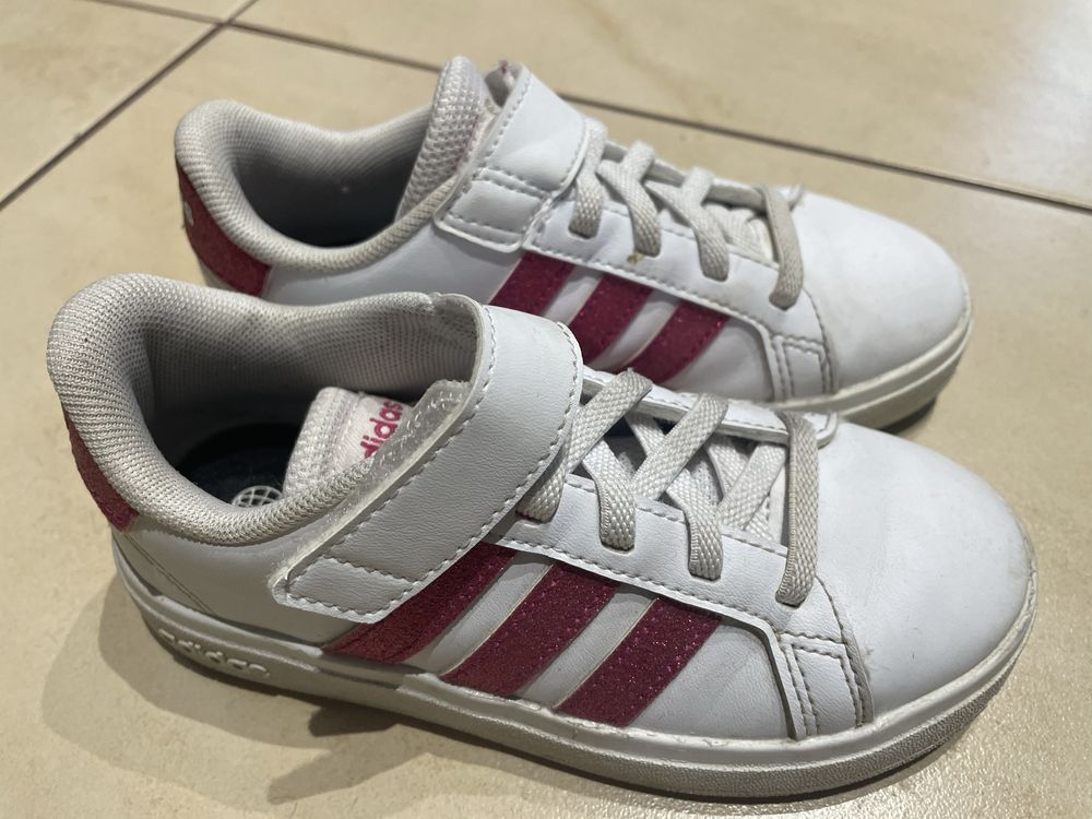 Buty dla dziewczynki firmy adidas rozmiar 28