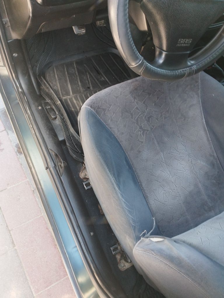 Продається надійний автомобіль Форд ескорд