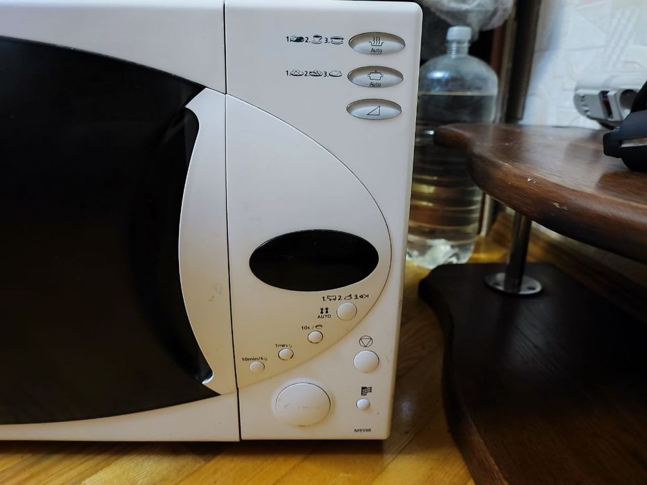 Микроволновка Samsung M959R 900W Рабочая, без нюансов, Оригинал Корея