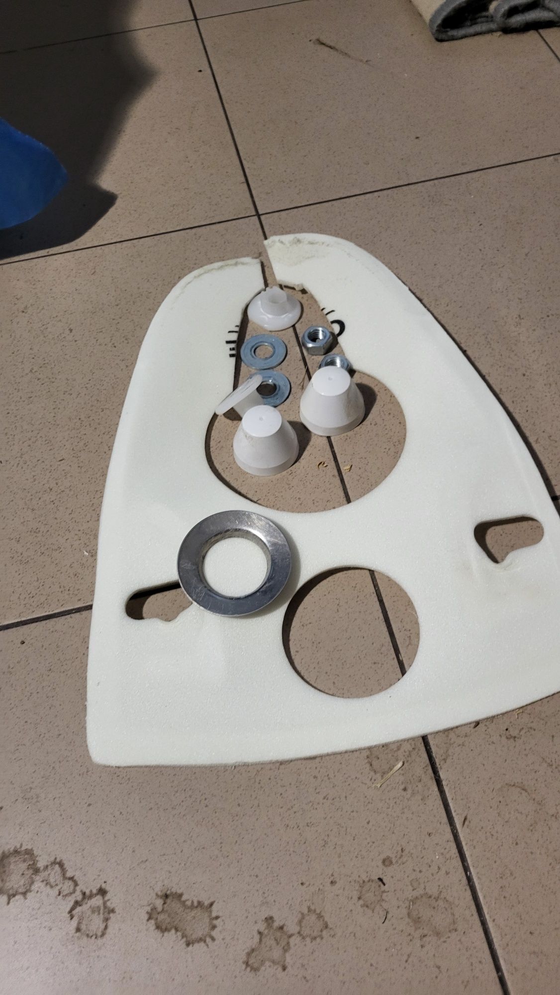 Bidet w zestawie z baretią