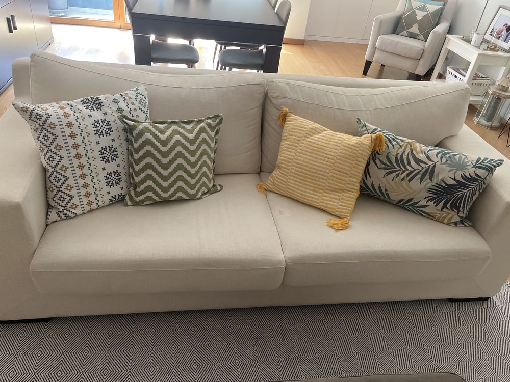 Sofa 2 almofadas 3 lugares