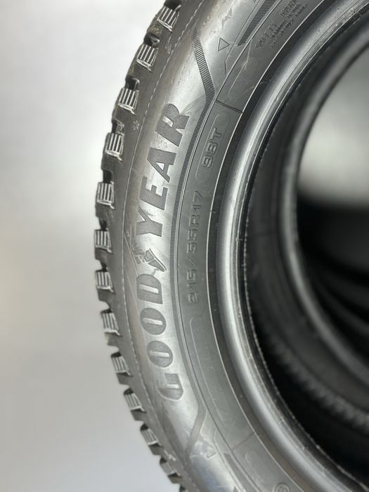 Нові зимові шини GoodYear Ultragrip IceArctic2 215/55 R17 98T XL