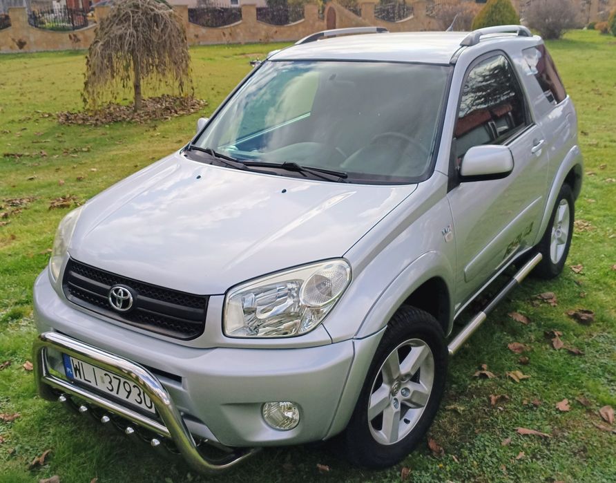 Toyota~RAV4~3d~2.0b~Lift~187tys~Nawigacja~Kamera~Podgrzewane Fotele