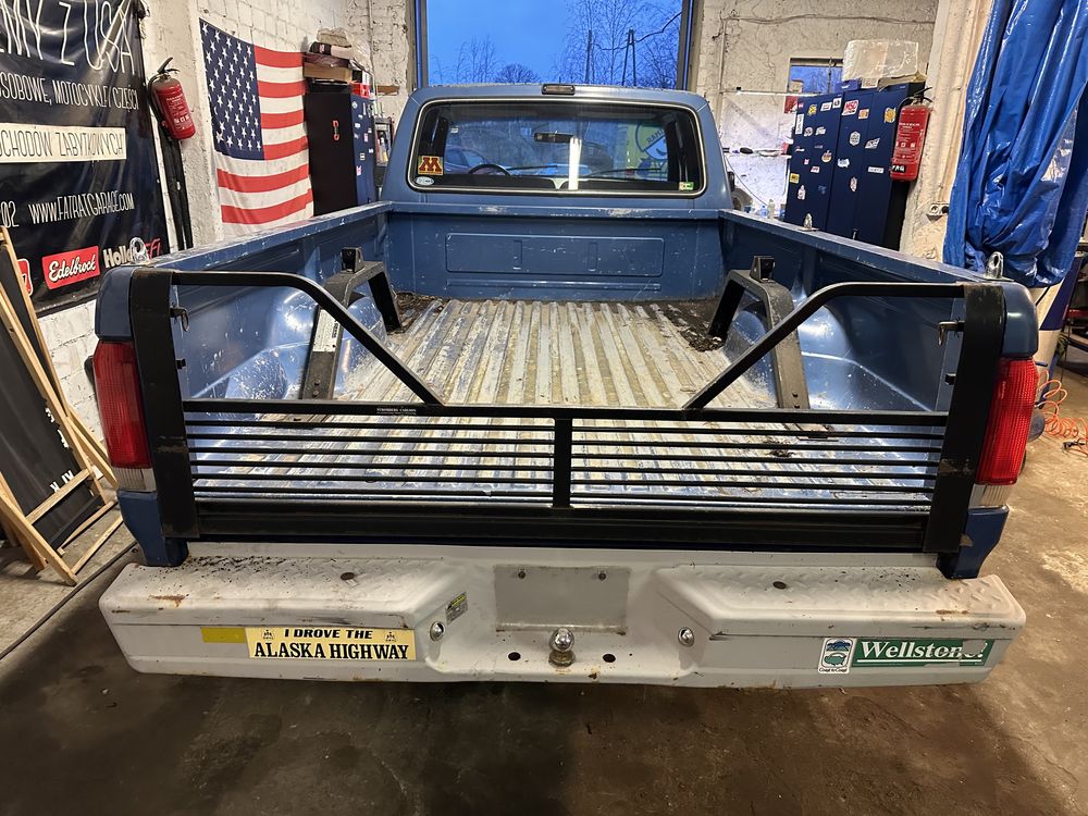 1990r Ford F250 XL 7.5 V8 RWD polecam!