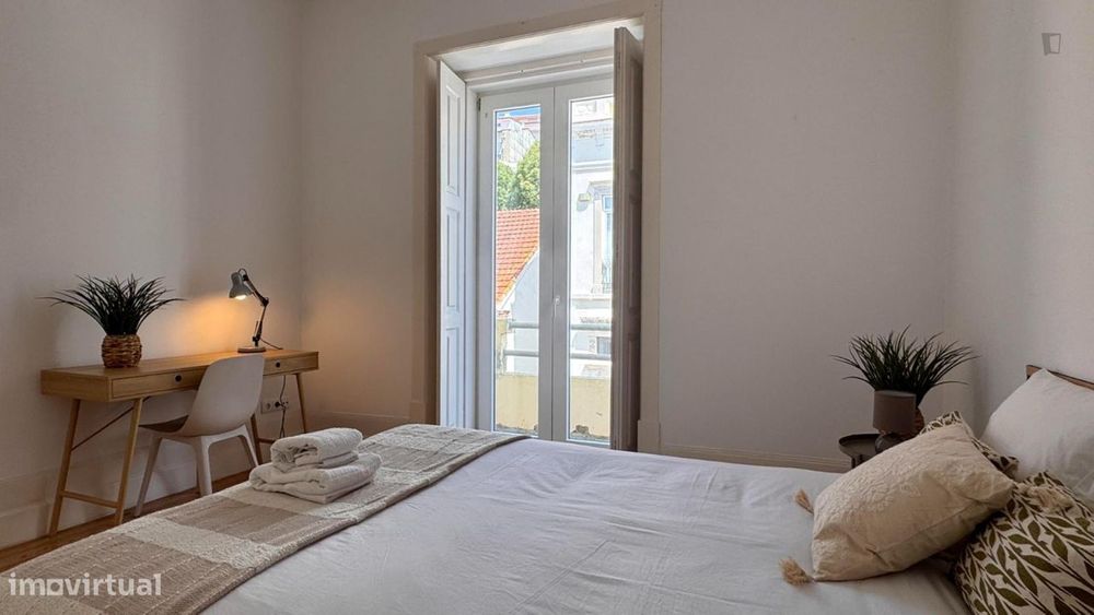 800113 - Quarto com cama de casal, com varanda...