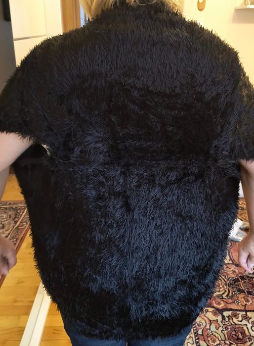 Ponczo o wyglądzie sztucznego futerka