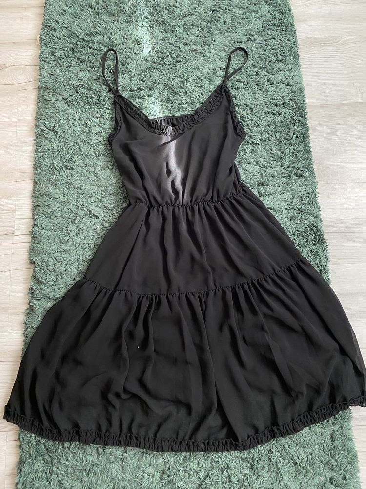 Śliczna czarna sukienka r.M/L