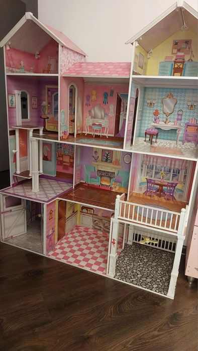 Кукольный дом для Барби