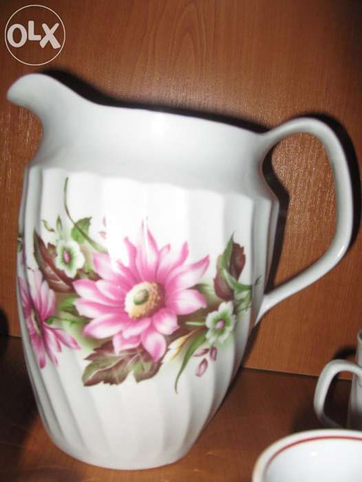 Молочник и 6 чашек