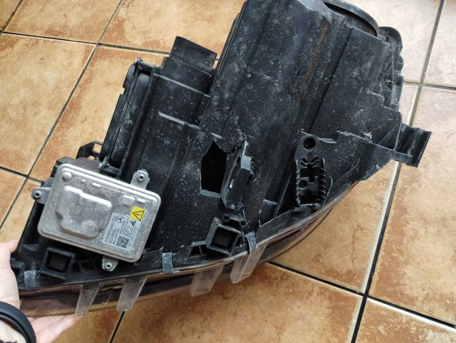 lampa przód przednia prawa BIXENON Mercedes W246  11-14r