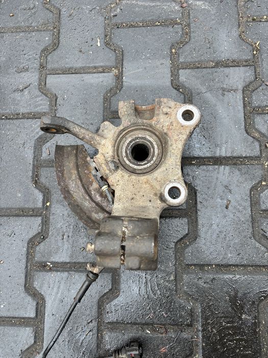 Zwrotnica przód przenia prawa pasażera Ford Galaxy MK2 2003 rok 1.9 td