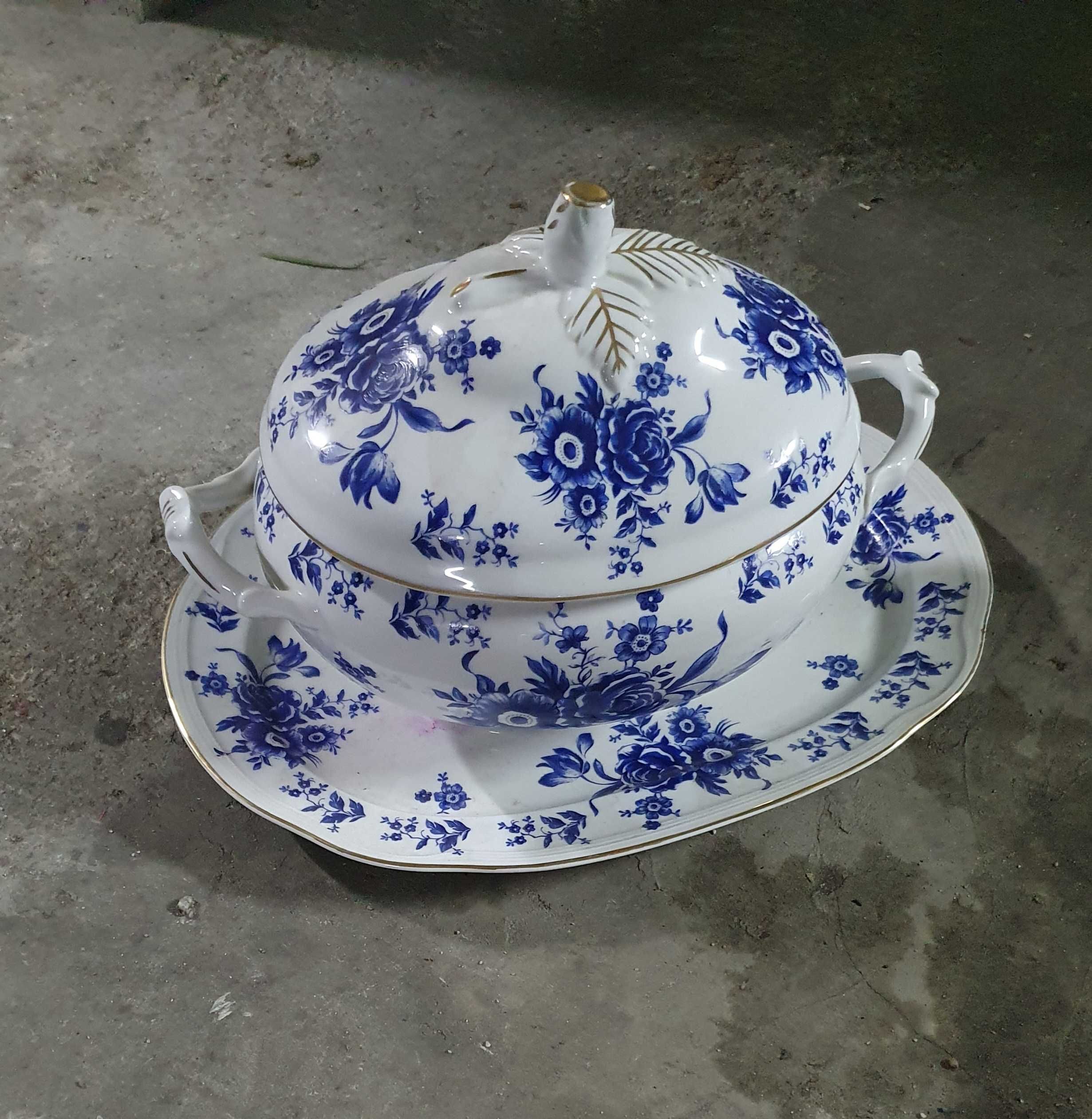Terrina em porcelana