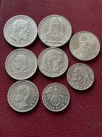 Срібні монети.