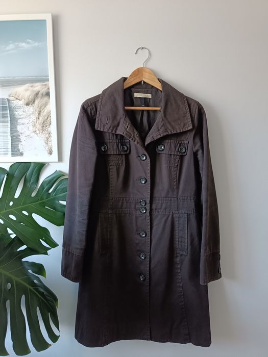 Płaszcz trencz kolor sezonu brąz Reserved, elegancki, dł 100 cm, jesie