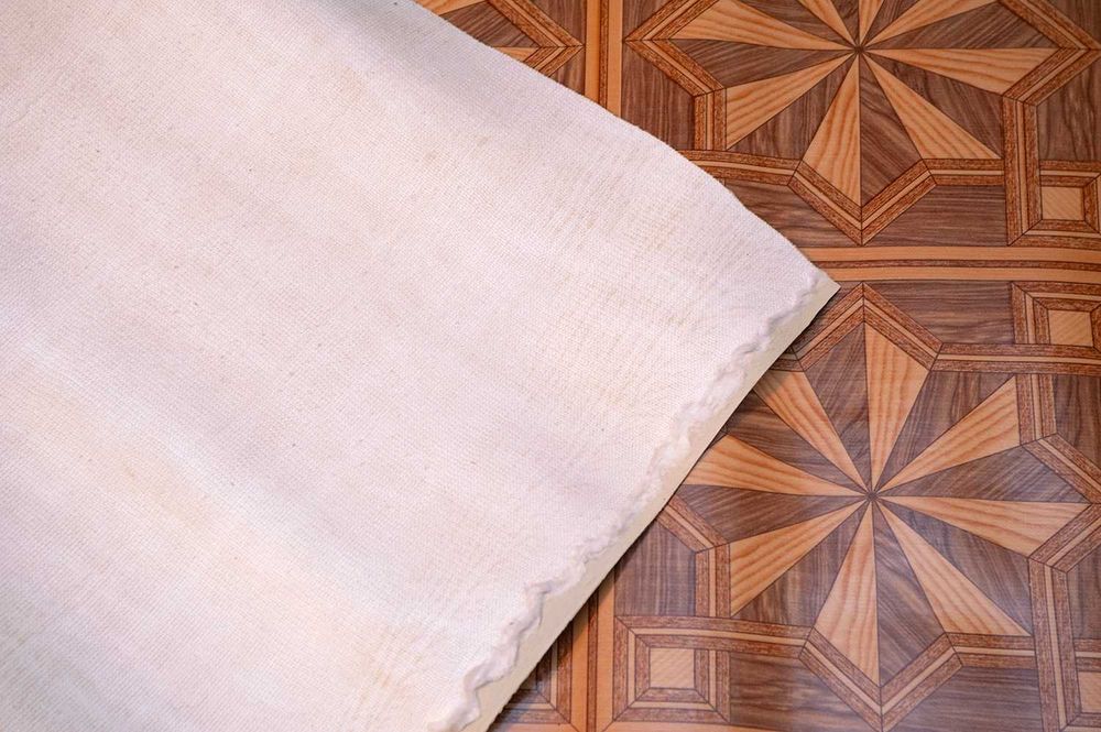 Линолиум 1,43Х3,27 м.