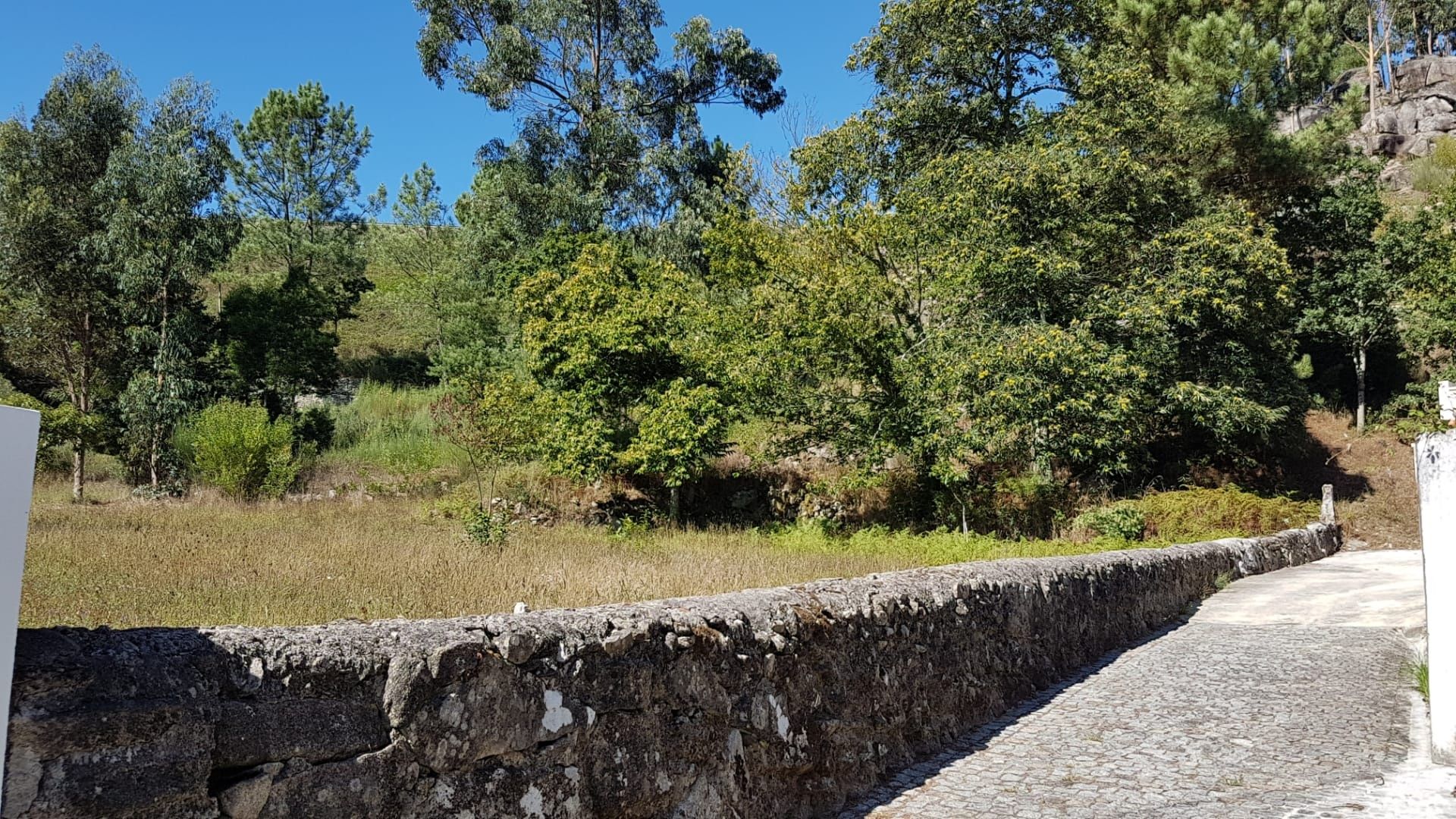 Terreno para construção de 1 ou 2 moradias