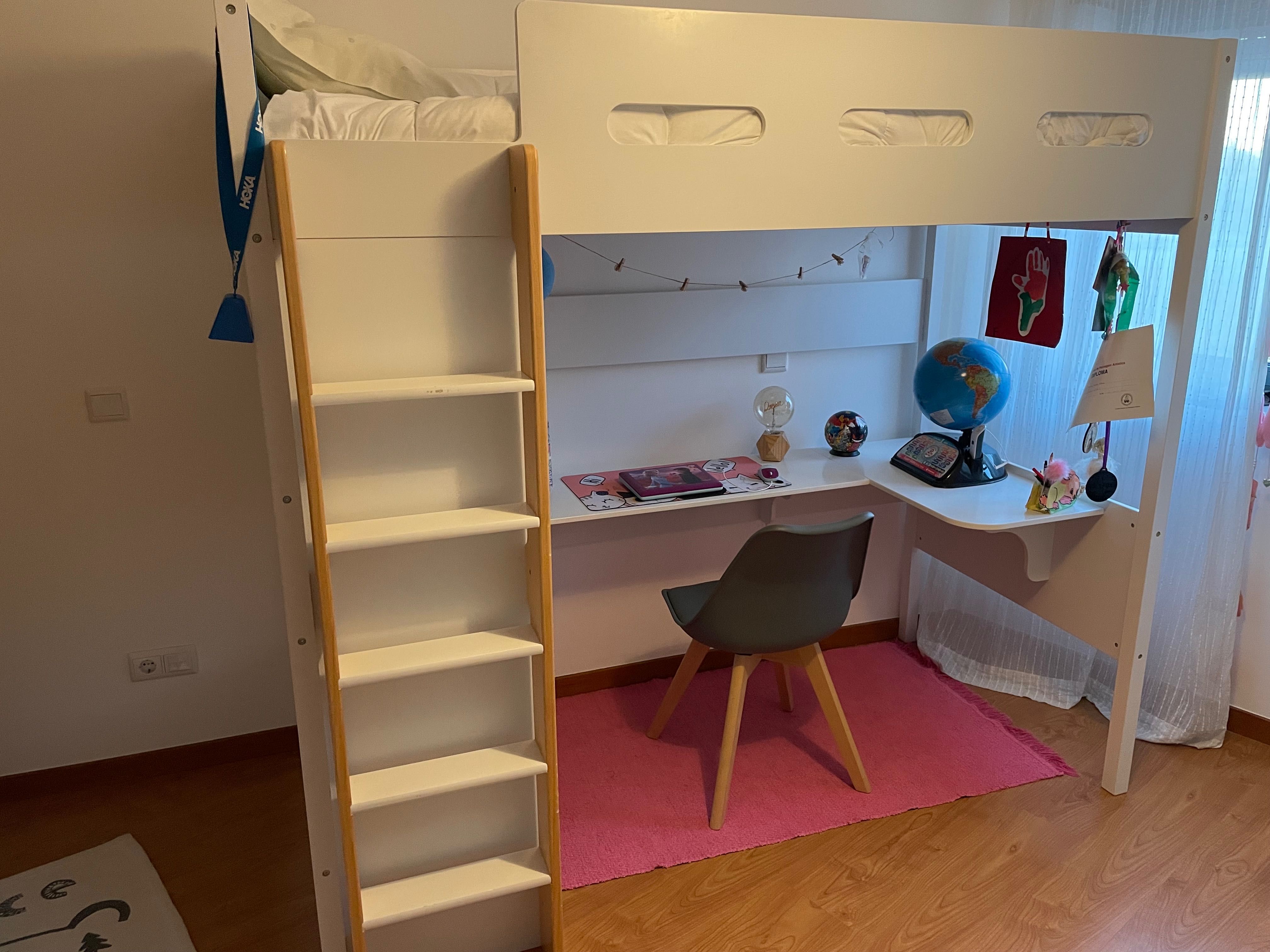 Cama com secretária + colchão