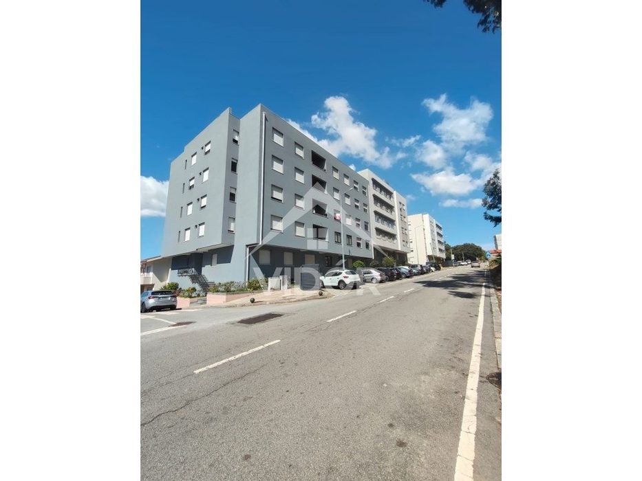 Garagem na Rua Particular Portelinha nº390