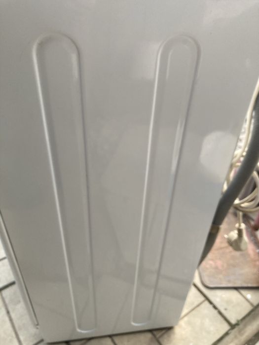 Продам стиральную машину с гарантией.