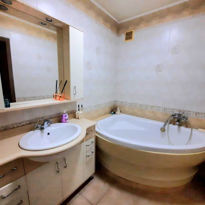 Продам 2к квартиру 96м2 Тополь 1 Джинчарадзе