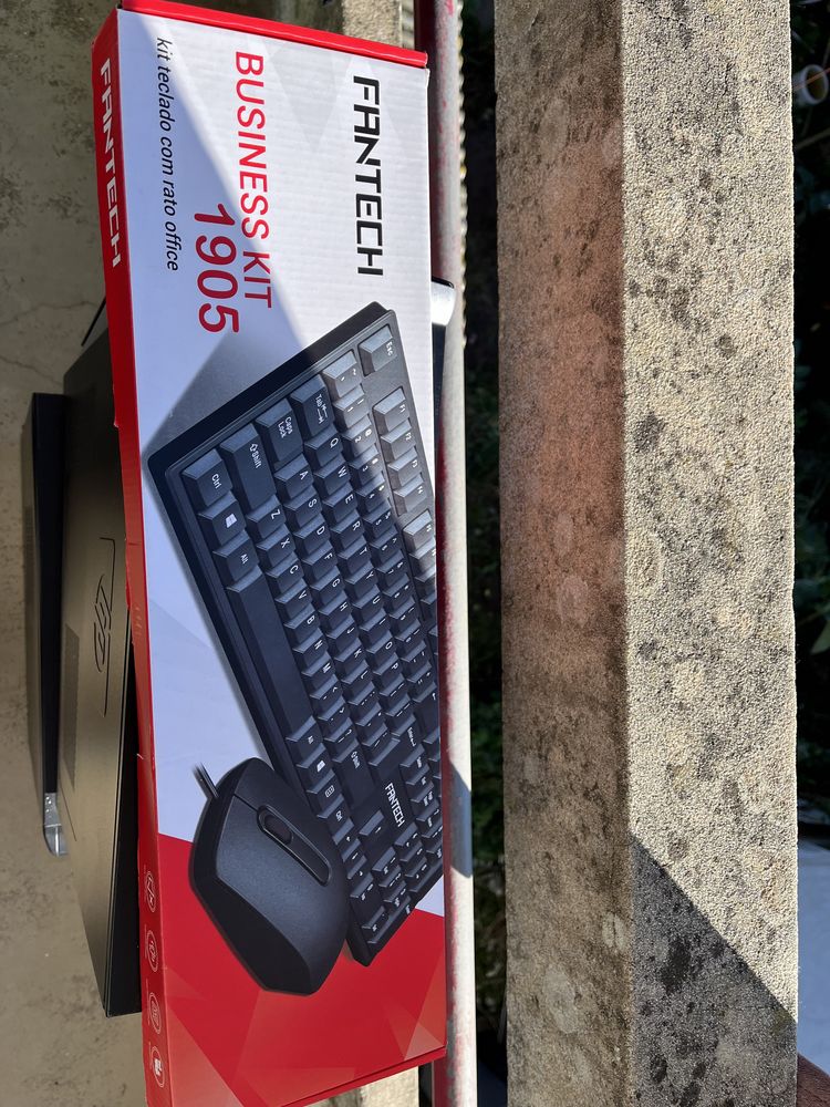 Teclado e Rato FANTECH NOVO