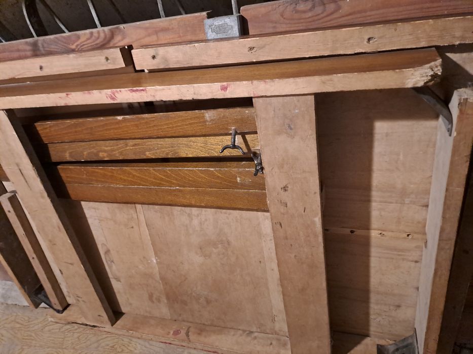 Стіл розкладний ,колишній, тяжкий.