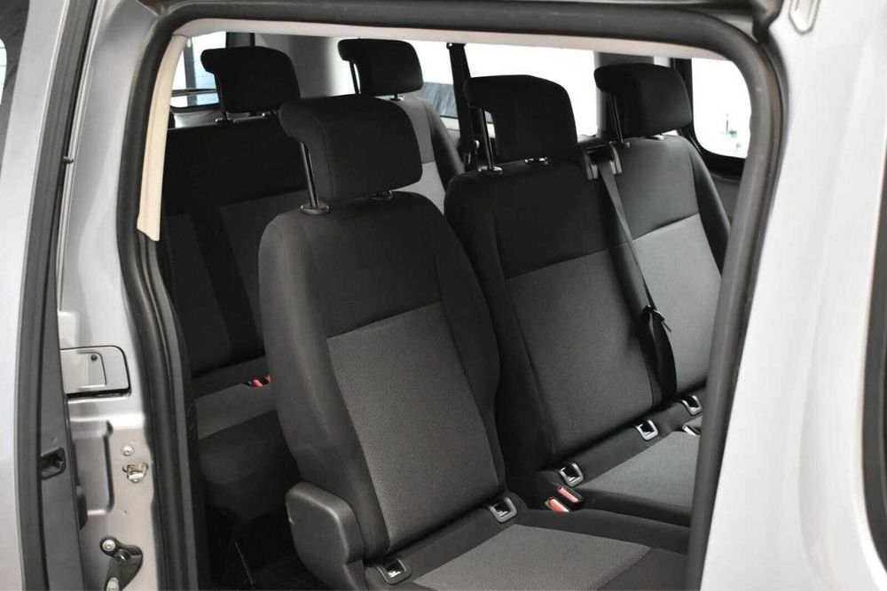 Wynajem BUSA 9 osobowego VIVARO LONG - POZNAŃ - BUS od 190zł / dzień