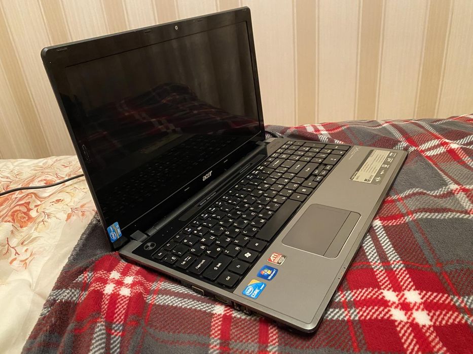 8 ядерний ноутбук Acer 5/500Gb,в гарному робочому стані,ультратонкий