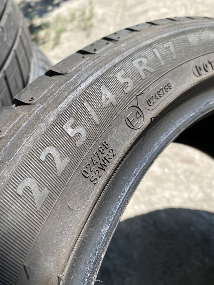 225/45/17 Dunlop-4шт