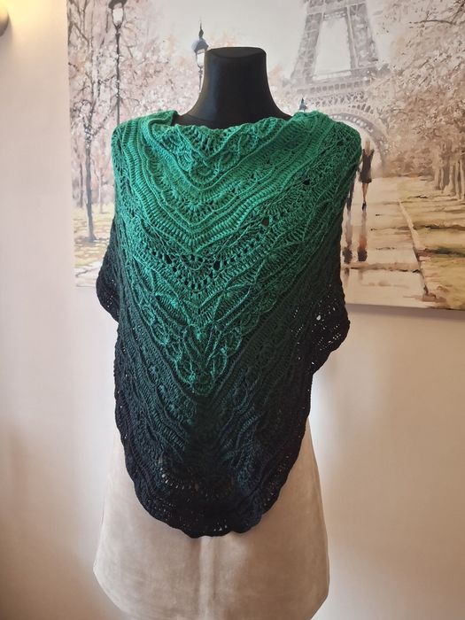 Chusta szydełkiem dziergana