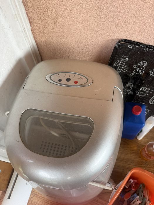 Kostkarka do lodu