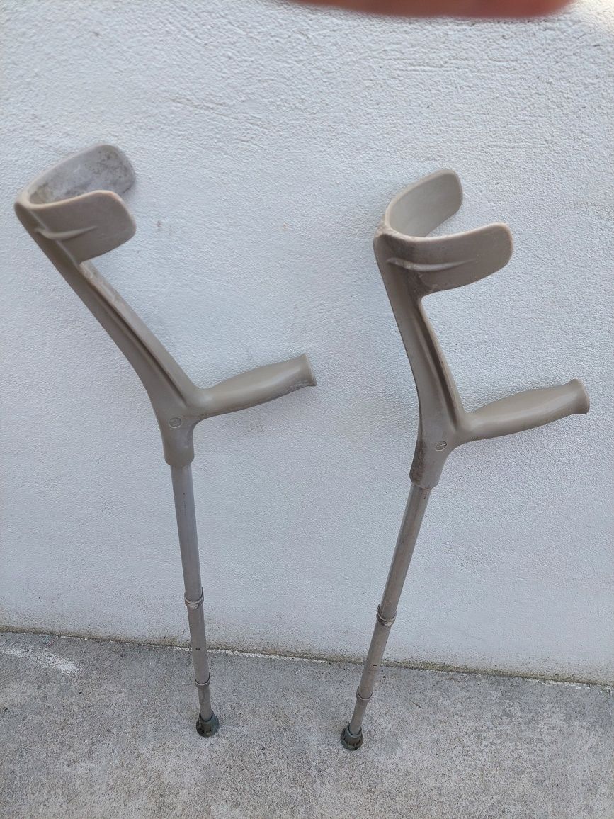 Muletas ortopédicas ajustáveis 2 unidades.