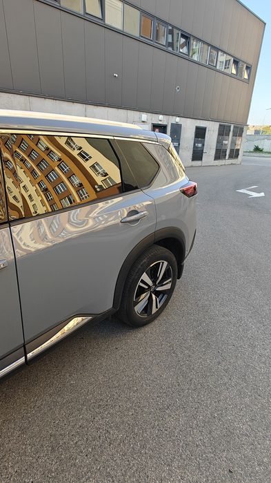 Машина Nissan Rogue 2022