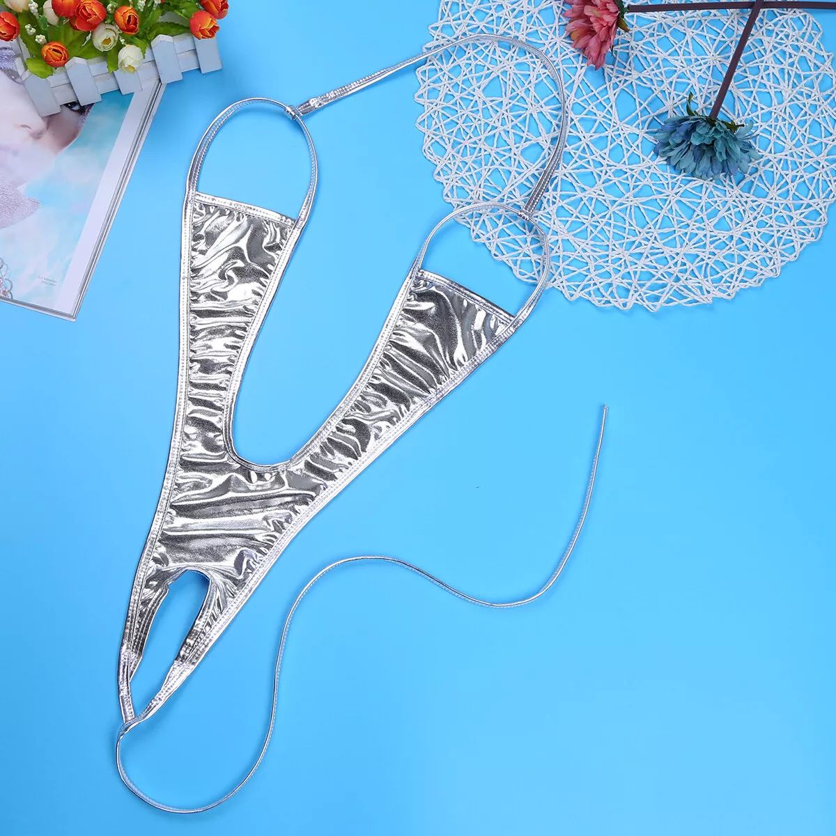 Seksowne monokini bikini wiązane na plażę otwarty biust krocze srebrny