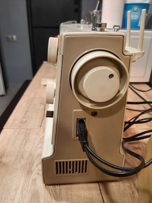 Швейная машинка JANOME