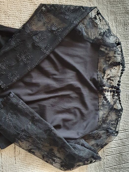 Czarne koronkowe body