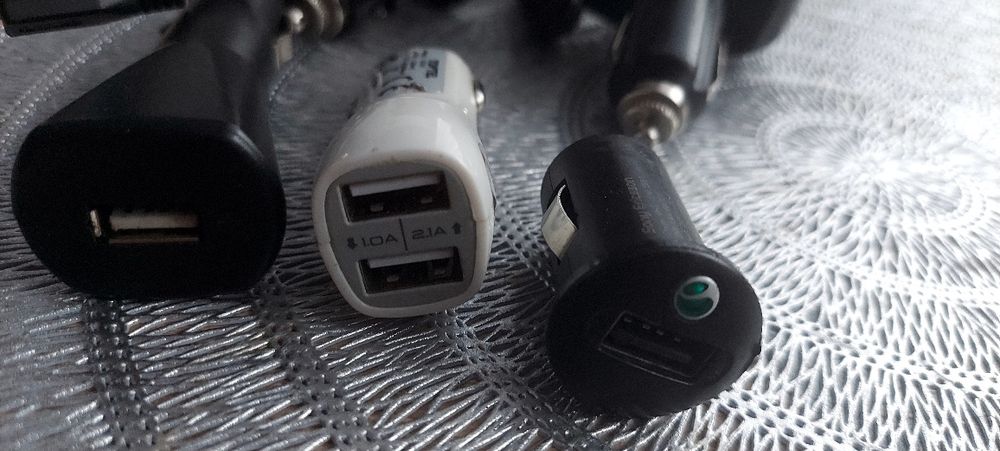 Ładowarki,uchwyty na telefon  Przewody do ładowania telefonów