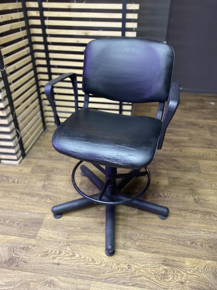 Продам офісний стілець
